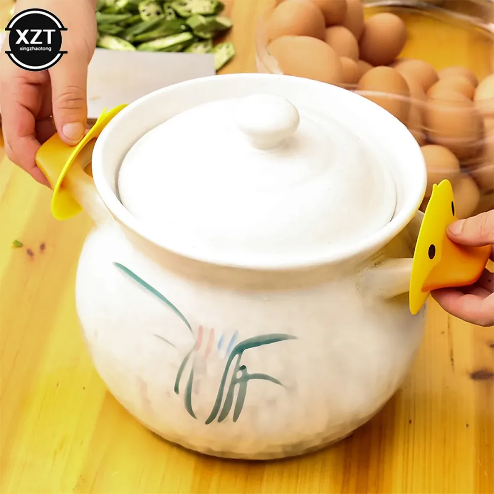 2pc Kitchen Anti-Scalding Gloves Little Yellow Duck Oven Gloves Potholder Mitts Kitchen BBQ Gloves Tray Pot Bowl Oven Hand Clip