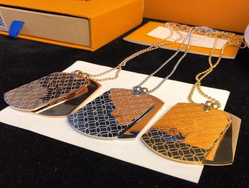 Collane di design della collana di lusso Couple in acciaio inossidabile in acciaio inossidabile Gold Sliver Carta militare Gioielli a pendente Gift per GI9688272