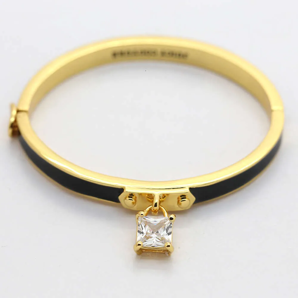 Bracelets de créateur niche de mode simple personnalité simple glacée colorée bracelet ouvert bracelet pour femmes en cristal petit verrouillage