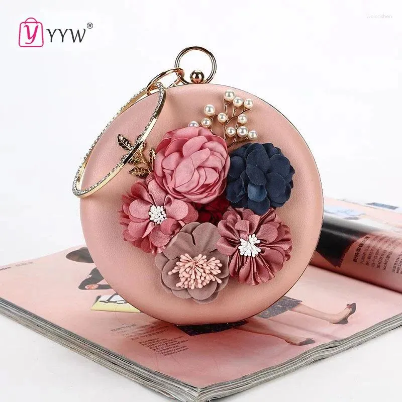 Kvällspåsar rosa rund blomma koppling väska 2024 kvinnor mode cirkulär ring handväska plast pärla strass bröllop handväska pochette femme