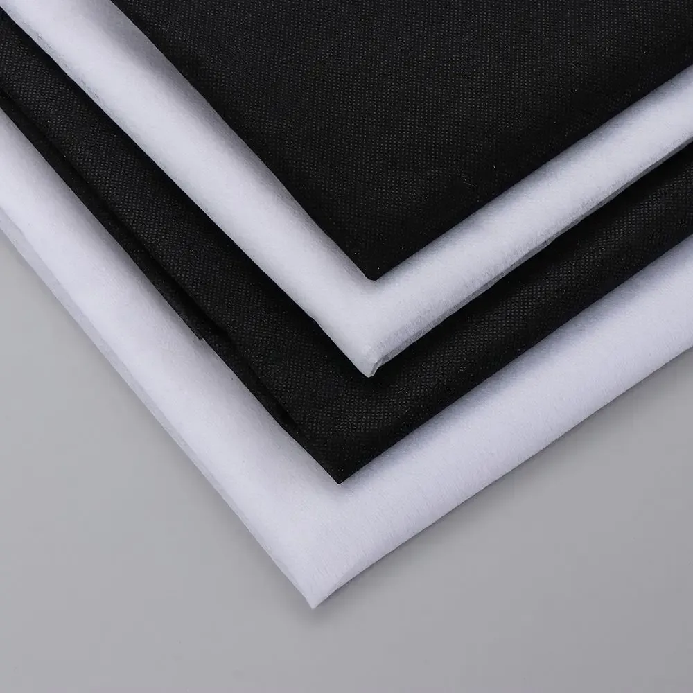 Czarno-biały lekki tkanina do szycia 100x100 cm Wyszczelnia podszewki pojedynczych żelaznych tkanin z Iron-On