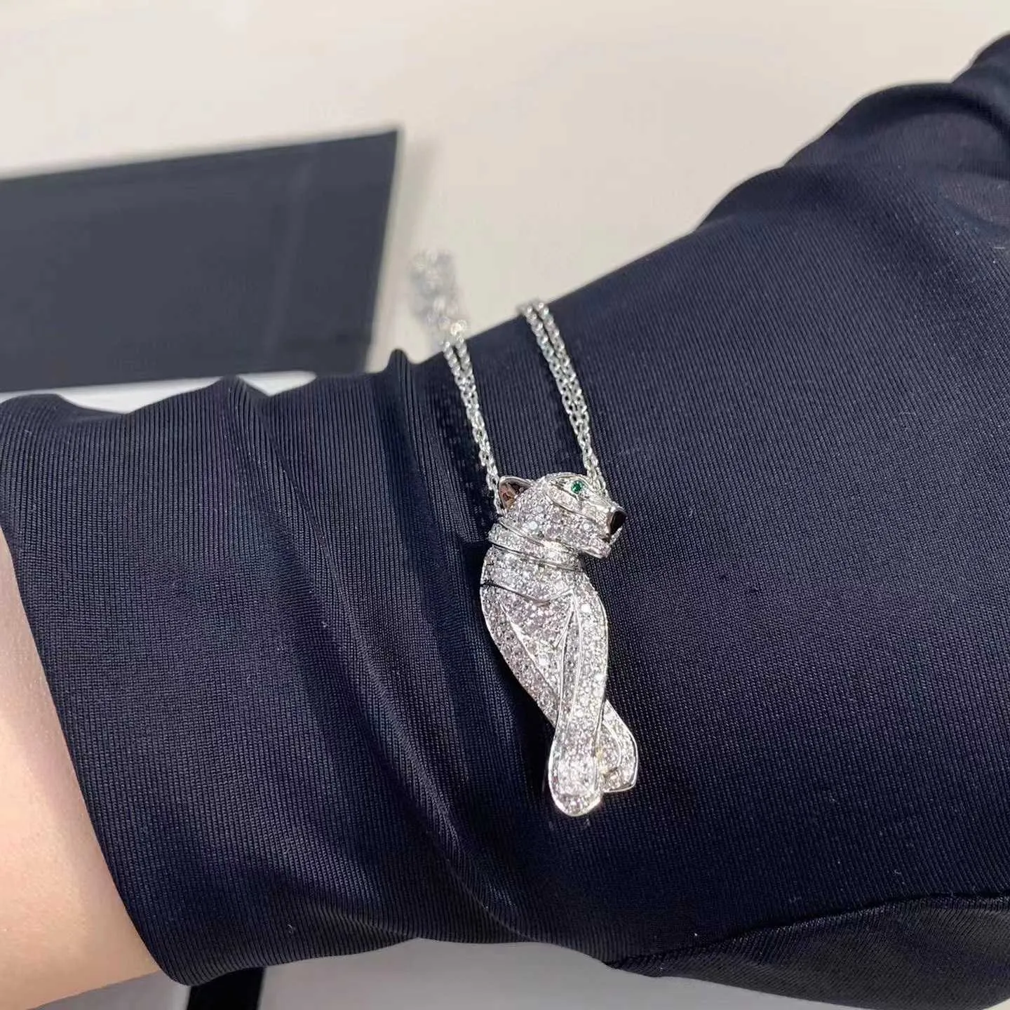 Klassiek ontwerp sieraden kettingen Volledige diamant luipaard S925 Sterling zilveren handgemaakte dubbele laag sleutelbeen ketting dames licht luxe hoge nek met logo