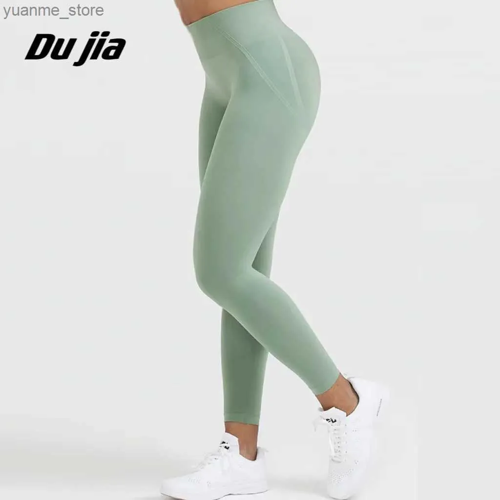 Yoga kläder Enkla sömlösa leggings Scrunch Butt Gym Leggings Kvinnor PROSE UP BOOTY -TIKTER Fitness Stretchy High midja Yoga Pants Y240410