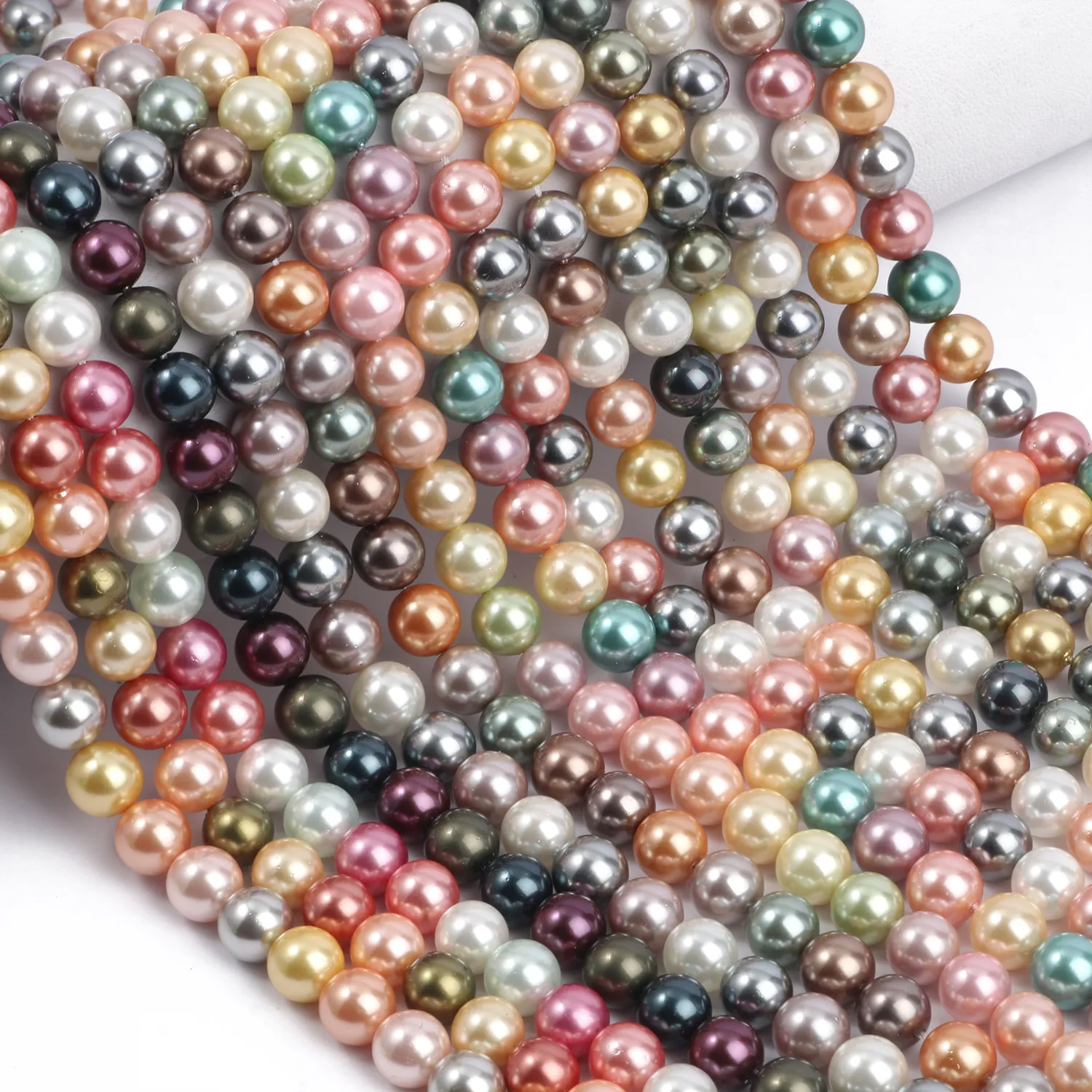 Blandad färg runda skalpärlor pärlor naturliga skal lösa distanspärlor för smycken som gör diy charm armband örhängen 15 tum