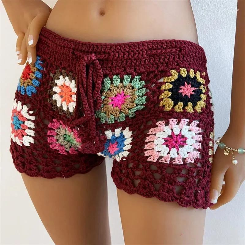 Häkelabdeckungsshorts für Women Boho Blumenflicke Hohlaushöhle Deckboden farbenfrohe Stickerei Strandstrandhose