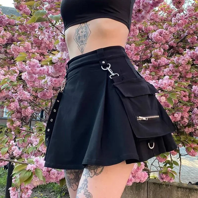 Kjolar kvinnor punk stil kjol hög midja kort a-line flare gothic y3k damer cross harajuku 90s e-girl streetwear