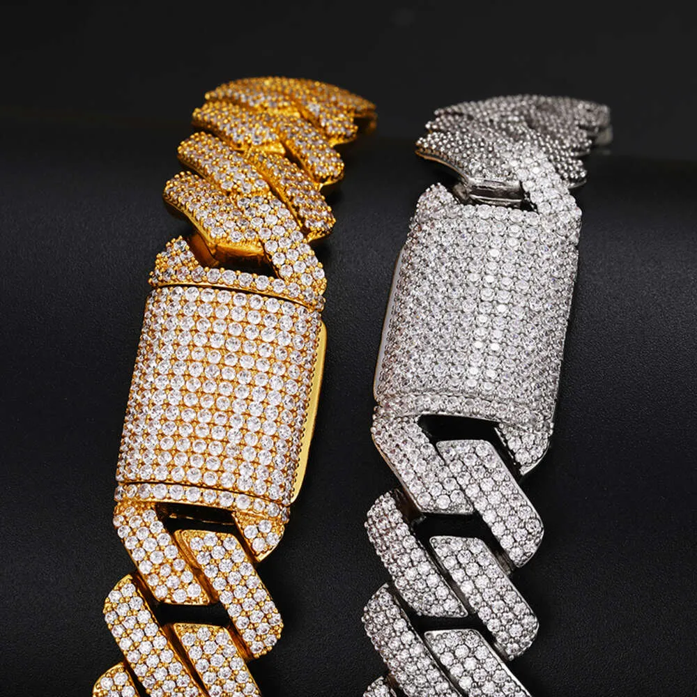 شهيرة من الذهب المملوءة بالذهول المملوء بالثني الجنيه المثلج المثلج Micro Pave 3 Rows VVS Moissanite Cuban Link Necklace Necklace