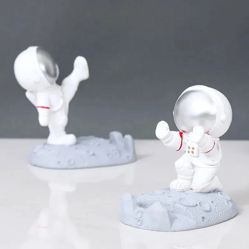 Resin Astronauts Ornaments Universal Cell Mobile Phone Stand Holder Spaceman Bracket Toys Home Office Desk Decor Birthday Party