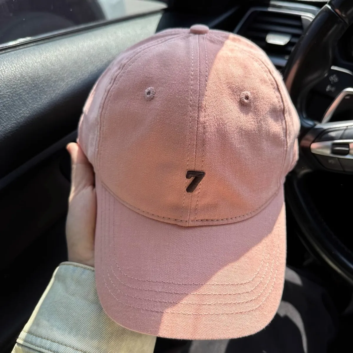 Broidered 7 Chapeau de baseball pour hommes et femmes avec un large éventail haut de gibier