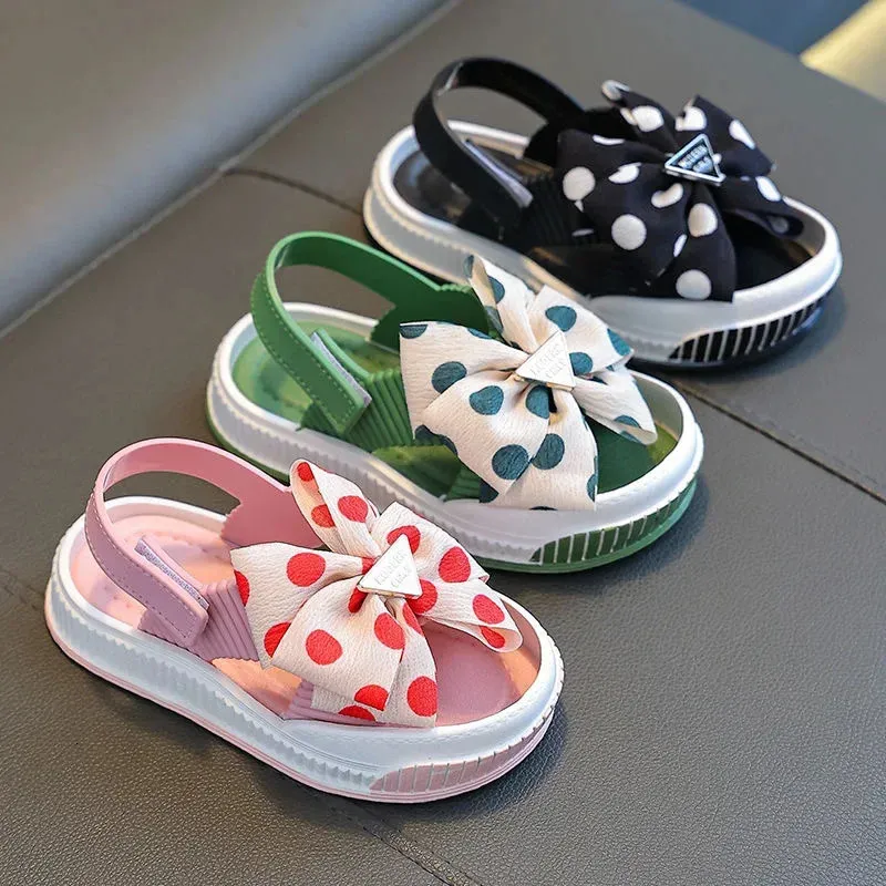 vendiendo sandalias de niñas verano lindo baotou princesa zapatos sinslip solos suaves infantiles pequeños 240402