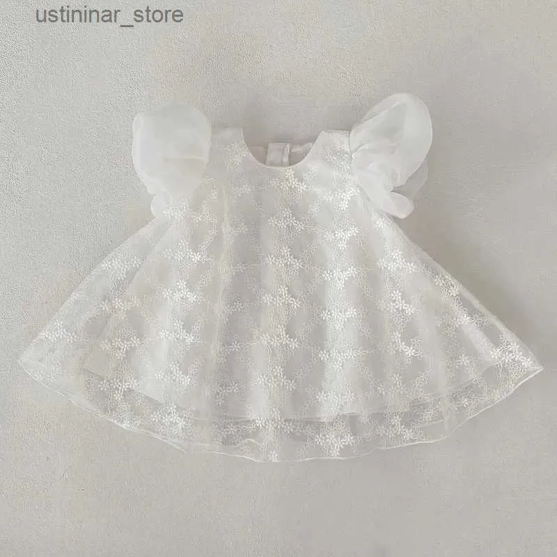 Flickans klänningar Princess Baby Girl Dress 0-4 Years Toddler Kids Solid White Puff Sleeve Lace Flower Cotton One-Pieces Birthday Party Clothes L47