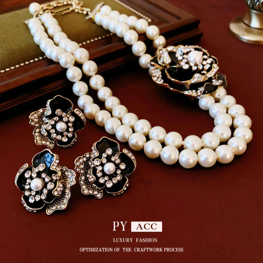 Sier Eedle Ilaid Diamod Flower Pearl Earrig, luz, perseguida, Feelig High-Ed, Earrigs, Celebridade Iteret, Bedigs Fashioable para