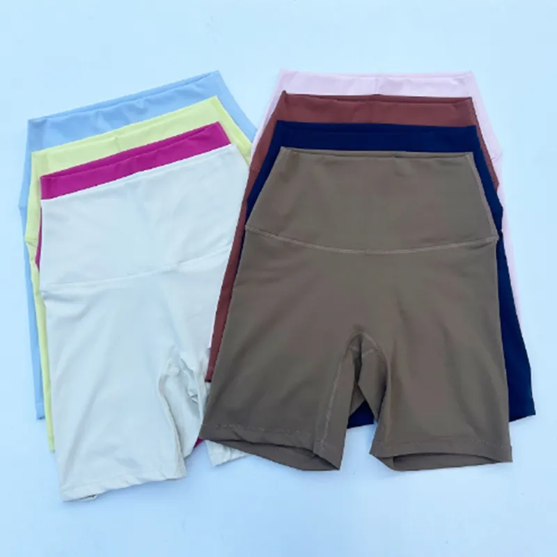 Ll shorts de ioga femininos calças curtas de riscos de corrida sem linha t-line t-line sentindo elástica shorts esportivos esportivos tensidos fit slim fit casual sportpants