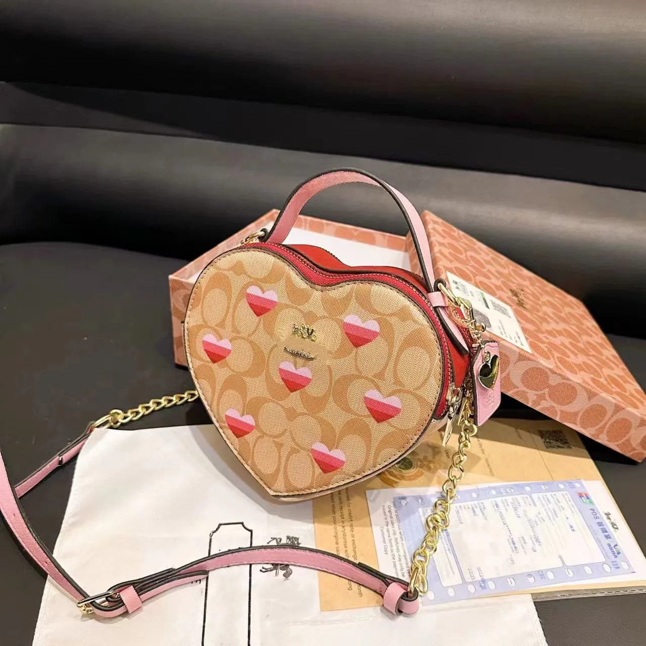 Borsa a forma di cuore a forma di ciliegia borsetta per design di lusso borsetta per donne 2024 borse di moda semplice signora multifunzionale signore piccole inclinate multicolore opzione