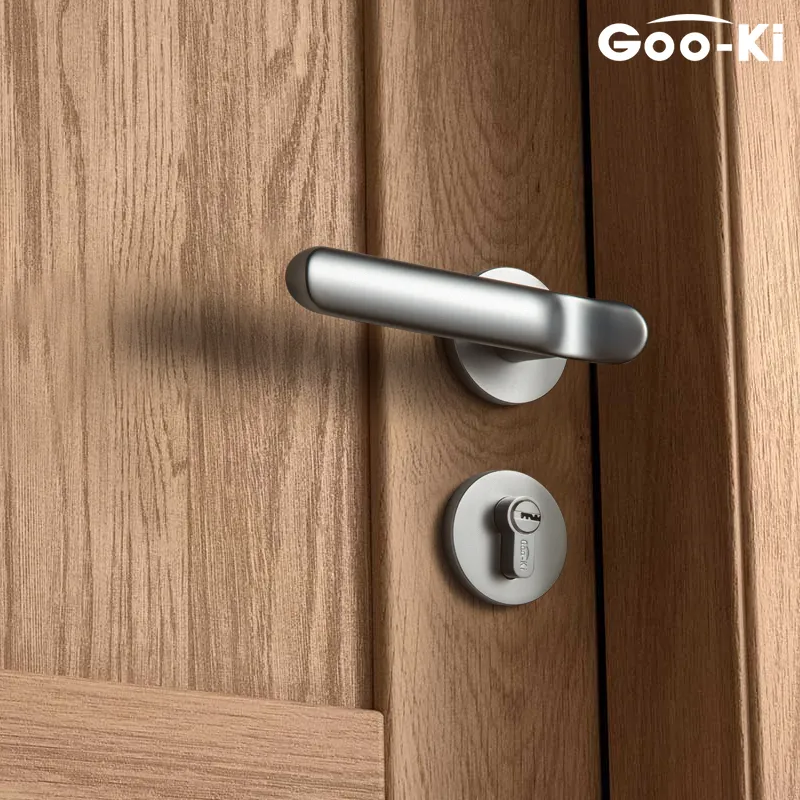 Goo-Ki Lock de porte silencieuse moderne Poignée de porte de la chambre à coucher avec verrouillage de la porte de sécurité intérieur verrouillage du cylindre de sécurité