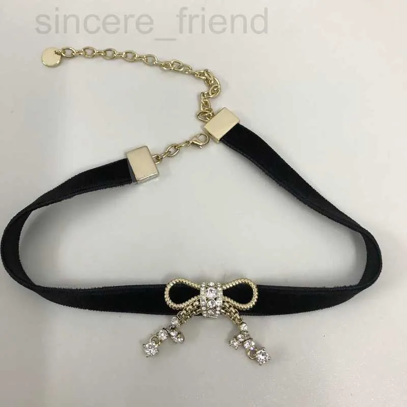 Strängsdesigner 22: e året Miao Family's New Velvet Rope Bow French Celebrity Rhinestone Strength Chain Halsband G34F