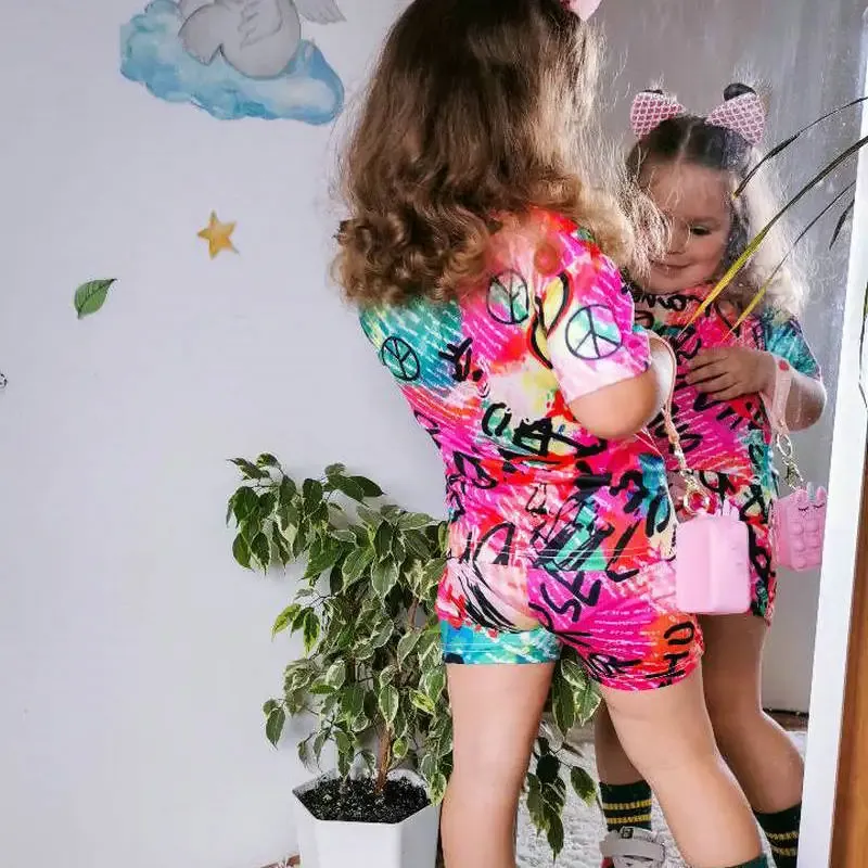 2024 Baby Girl Summer Clothing Sets Tops с коротким рукавами+шорты для радуги детская одежда Детская девочка 2pcs наряды 8y