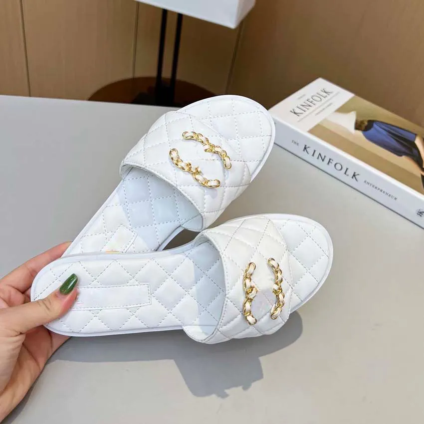 Designer Sandaler Women New Shoes Casual Outdoor Metal Flat Beach Slippers 01