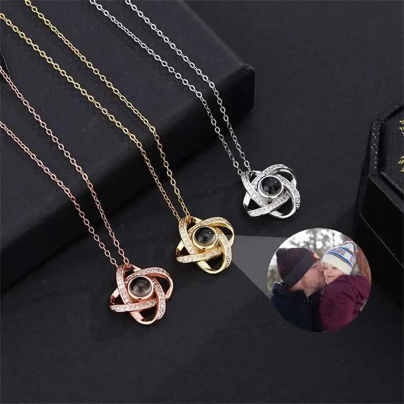 Pendant Necklaces 925 Silver Lucky Four-leaf Clover Projection Necklace Customized Memorial Photo Pendant Personalized Picture Jewelry for Women 240410