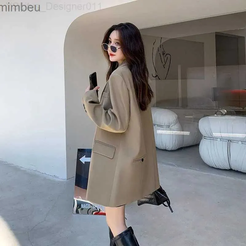 Costumes de femmes Blazers Lucyever Khaki Veste à manches longues pour femmes coréennes arrière Split Office Lady Blazer Coat Blazers de haute qualité C240410