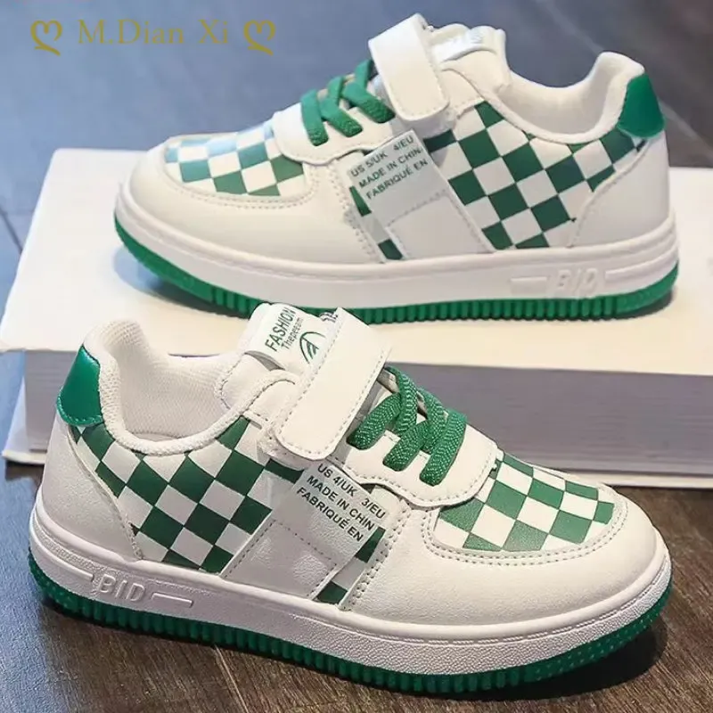 Sneakers 2023 Spring Checkered Mönster Småbarn Casual Shoes Boys Girls Pu Leather Lowtop Breatble Platform Chilaren Sneakers