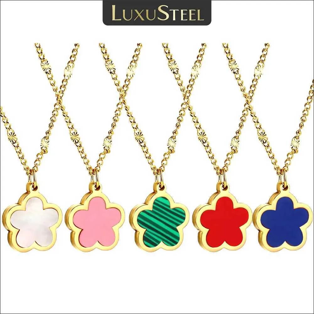 Pendanthalsband Luxusteel Korean Colorful Five-Leaf Clover Pendant Necklace For Women White Shell Gold Plated rostfritt stål Luxury Choker Gift 240410