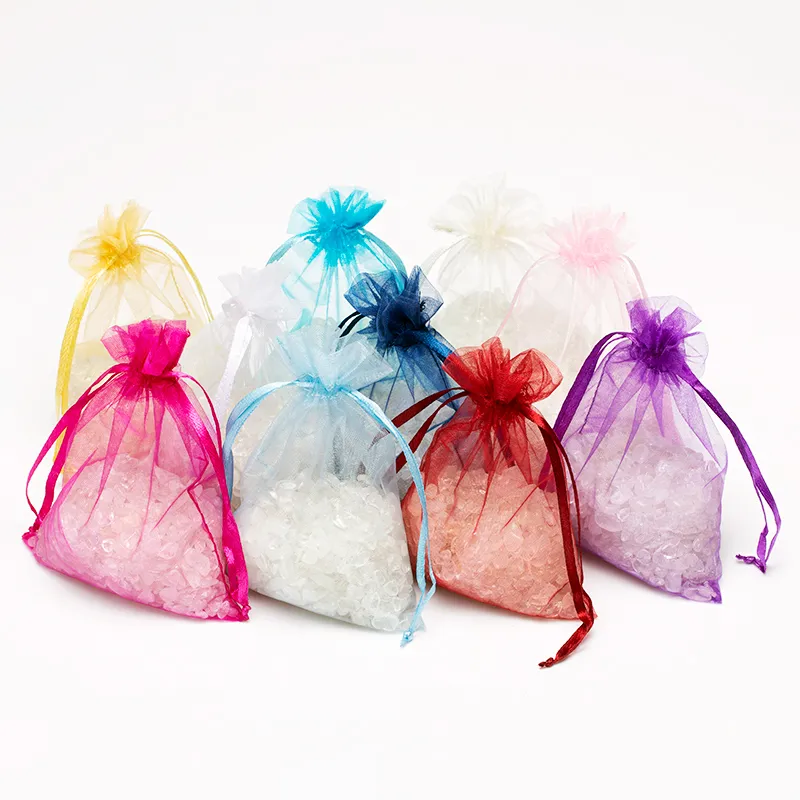 50pcs Favors de mariage et cadeaux Organza White Organza BagsJewelry Gift Package Sacs Yarn Pouch de Noël