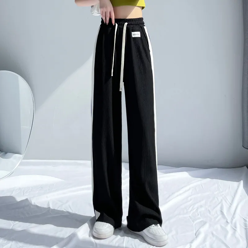 Breezy Green Wide-Leg Trousers: Comfy Chic for Spring-Summer from