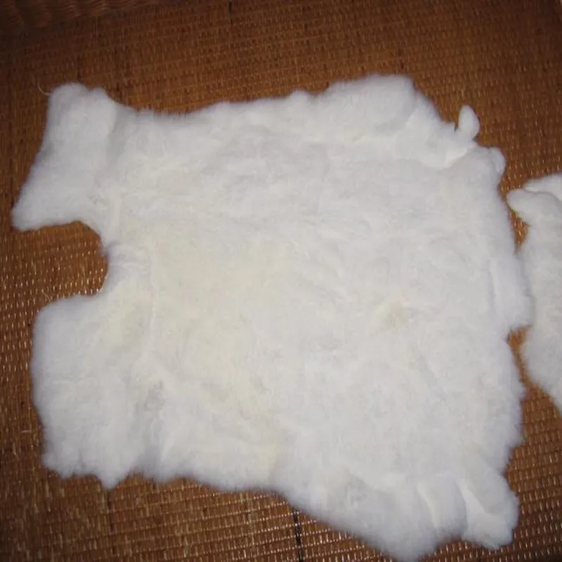 Natuurlijk wit konijn fur peltig konijn huid pluizige echte fupelts kleding naaigstof diy donzige thuisschoen kleding accessoire 1 stc