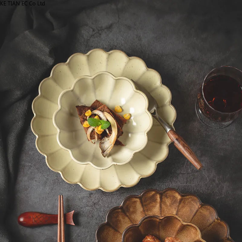 Europäische Keramikblumenform Rice Bowl Retro Dinnerplatte kreativer Heim Main Course Dessert Salat Teller Restaurant Tabelle Geschirr