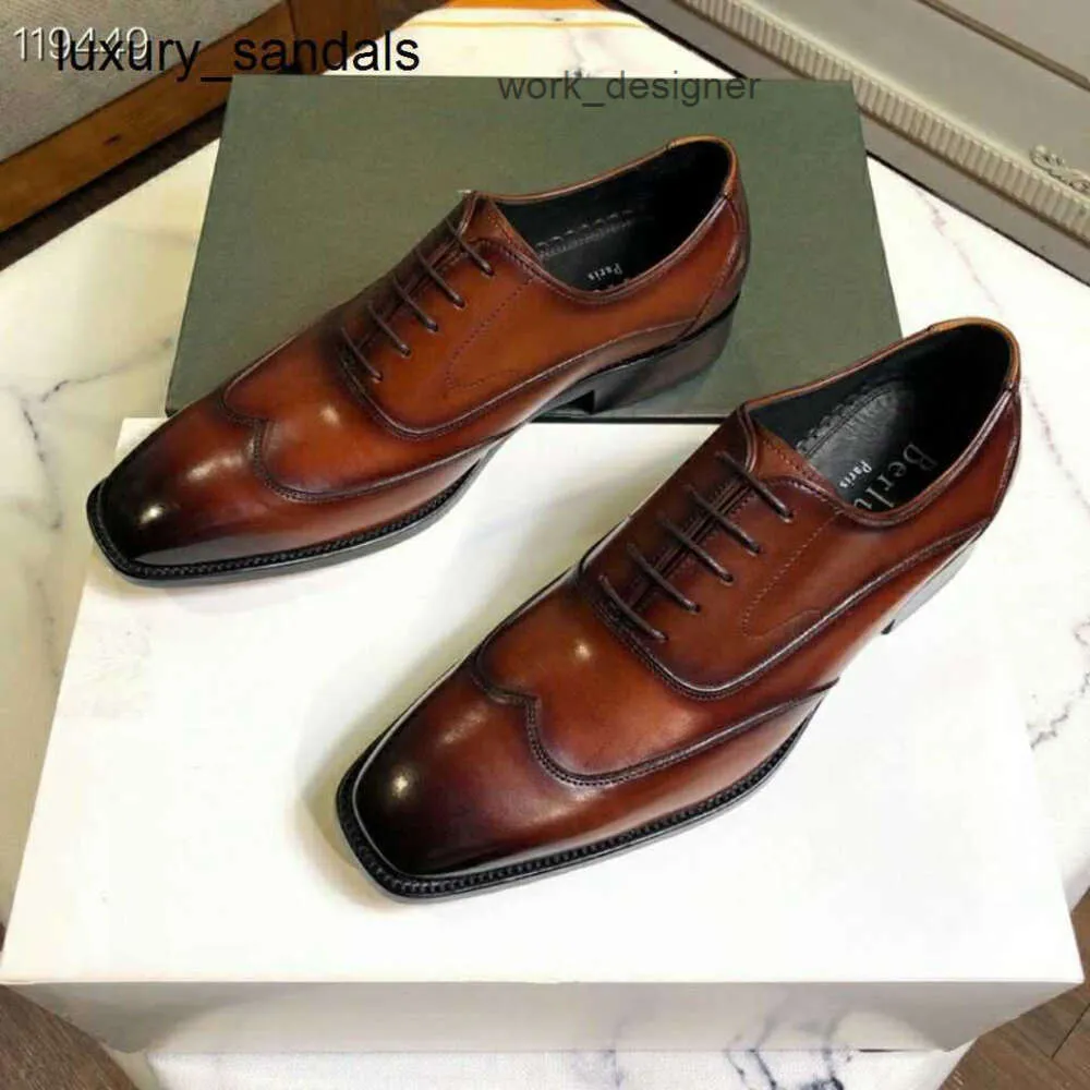 Sapatos de couro Berluti Mens formal novo vestido de negócios Bruti Mens na moda e bonito oxford Trendy exclusivo RJ 4GTC