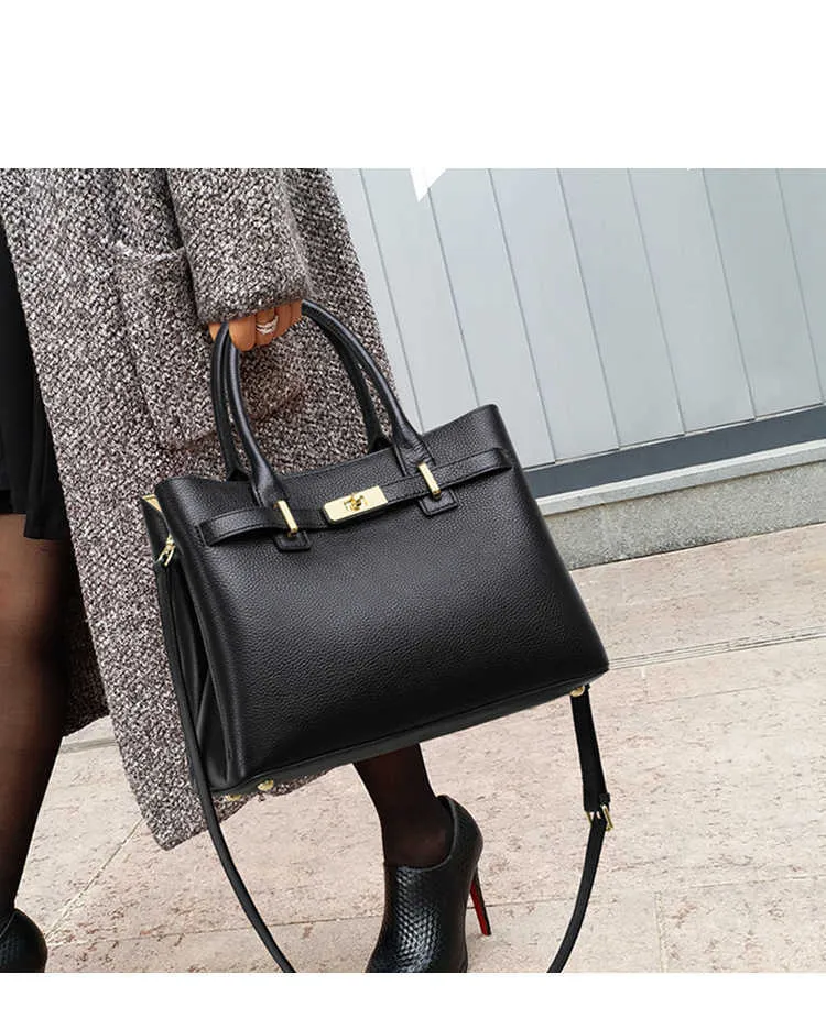 WINTER DIAMOND LONG-LEATHER TOUCH 黒　S Elegant Black Shoulder Bag - Autumn/Winter Commuter Handbag