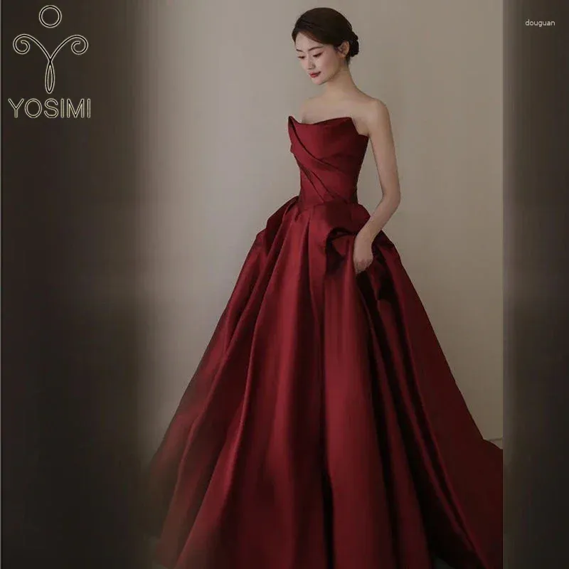 Abiti casual Yosimi Women Evening Party Long Dress 2024 Vino estivo rosso Fungola senza maniche Abito da ballo senza spalline Complesso di lusso