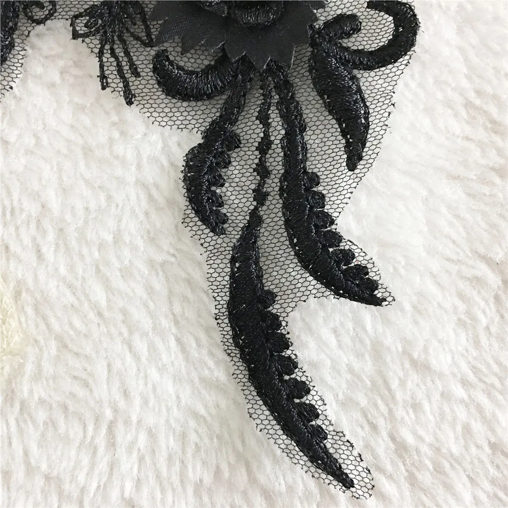 Black et blanc en noir et blanc 3D Broderie de fleurs tridimensionnelle Varière applique artisanat Tissu à la couture