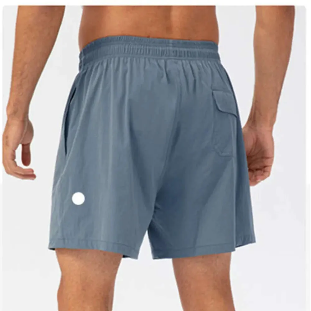 2024 hommes Lululemeni côté élastique taille du yoga lâche sport court short sec et sèche avec poche arrière push up loisir décontracté ruissellement gym jogger pantalon jgi668