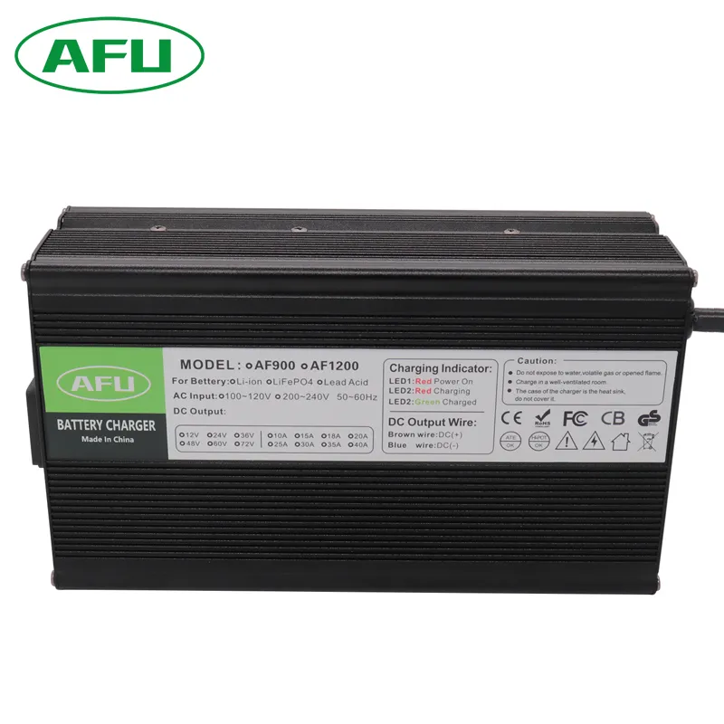 Caricatore da 58.4V 18A 48V LifePO4 Caricatore intelligente Smart Utilizzato per 16S 48V 51.2V LifePO4 Ingresso batteria in ingresso 220 V Custodia in alluminio 220 V