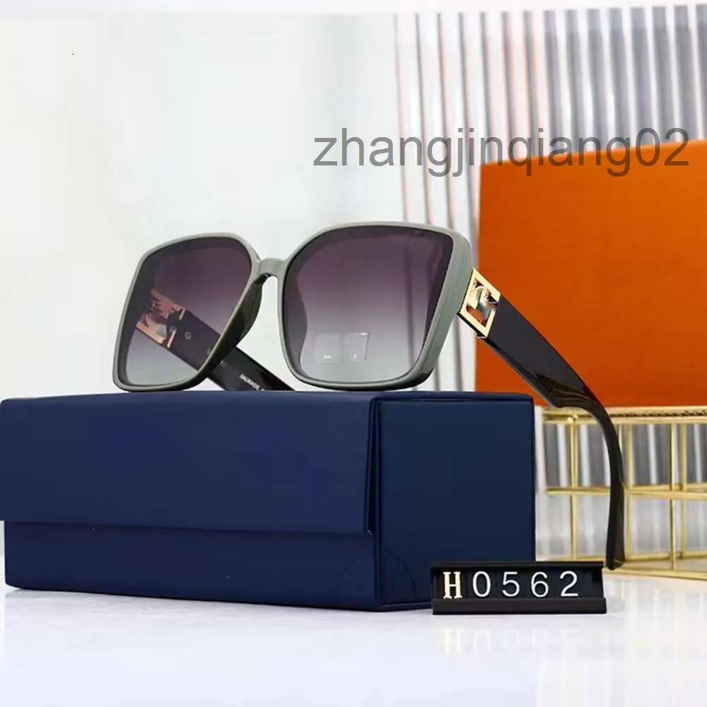 Ontwerper LVSE Zonnebrillen Cyclus Luxury Sunglass Heren Domans Nieuw Drive Fashion Baseball Travel Party Sport Sports Green Square Polarise zonnebril