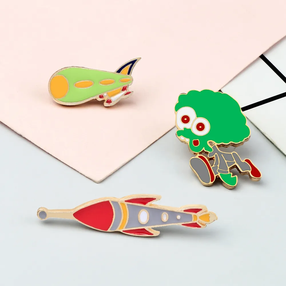 2-3 PCs/set engraçado Alien Pins de esmalte alienígena Broches de aeronaves Broches