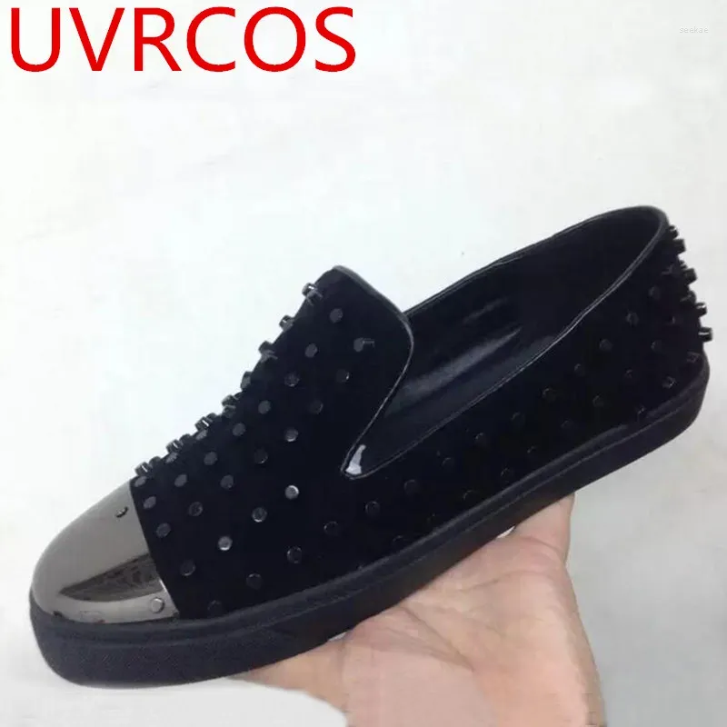 Casual Shoes Luxury Men's Designer Spikes Flock Man Fashion Metal Head Charm Wedding Dress Prom Footwear Man Loafer