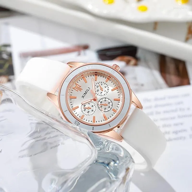 Montre-bracelets Femmes de haute qualité Regardez 2024 Fashion Fashion Casual Silicone Jelly Quartz Watch Analog Femelle Simple Wristwatch Relogio Feminino