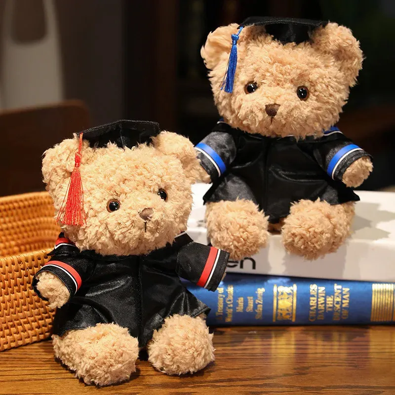 Doctors Vêtements Teddy Bear Doll Toy Small Assis Boys Gar garçons étudiants Graduation Gift 240329