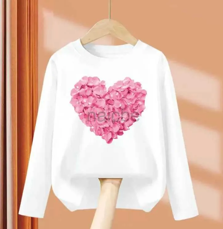 Magliette per bambini top a maniche lunghe Topsini divertenti a forma di cuore T-shirt ragazze abiti da festa primaverile Kid Lovely Tees 240410