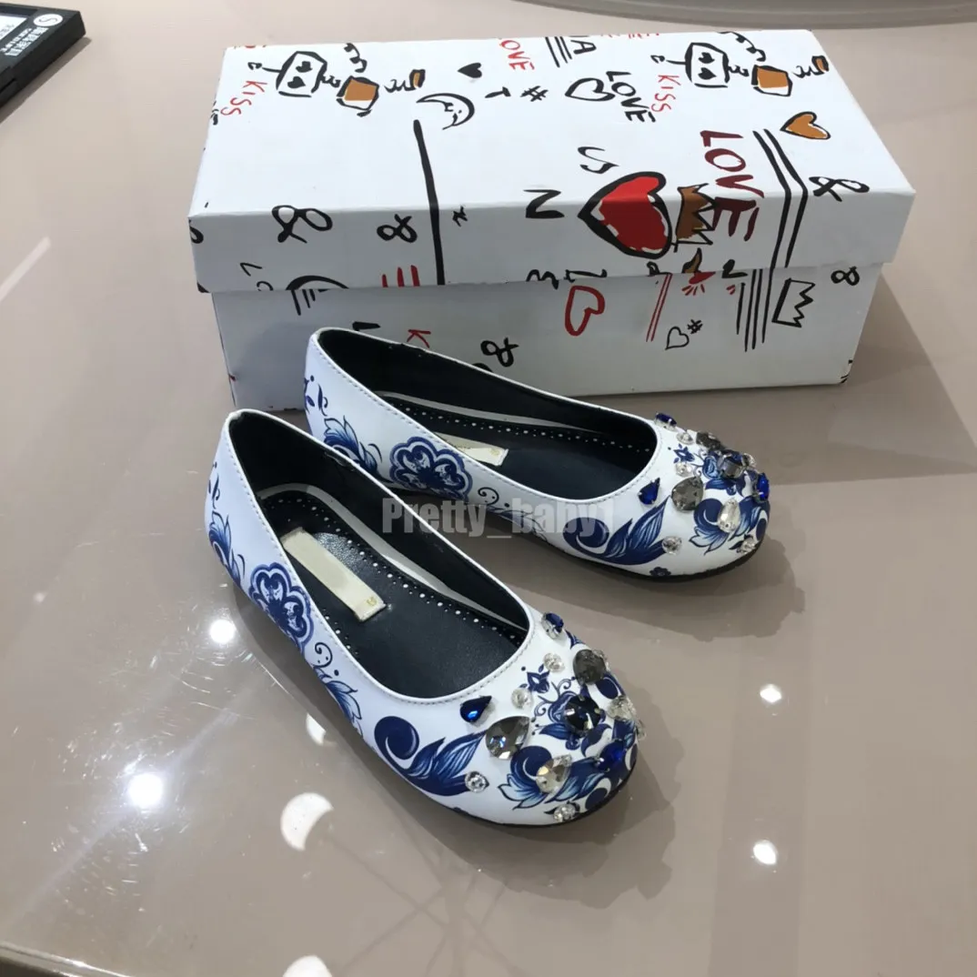 Luxury Girls Princess Shoes Designer Rhinestone Flower Genuine Leather Shoes Kids Sweet Dance Flats Brand Girls Shoes