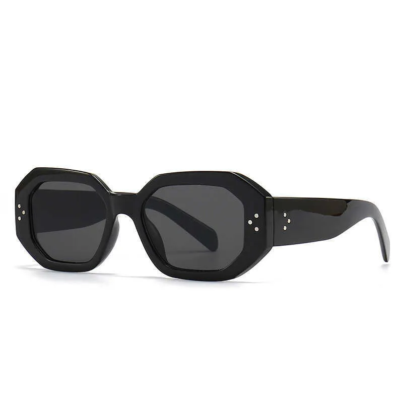 Klasik moda retro marka dikdörtgen kutu tasarımcı güneş gözlükleri ile isteğe bağlı şık klasik sıcak koruma lensleri