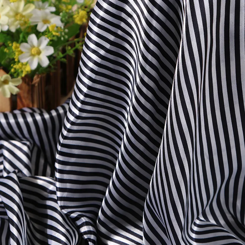 Polyester Stripe imprimées de chaussures teintes Caps Écharbes ACCESSOIRES Robes et tissus en tissu pour femmes