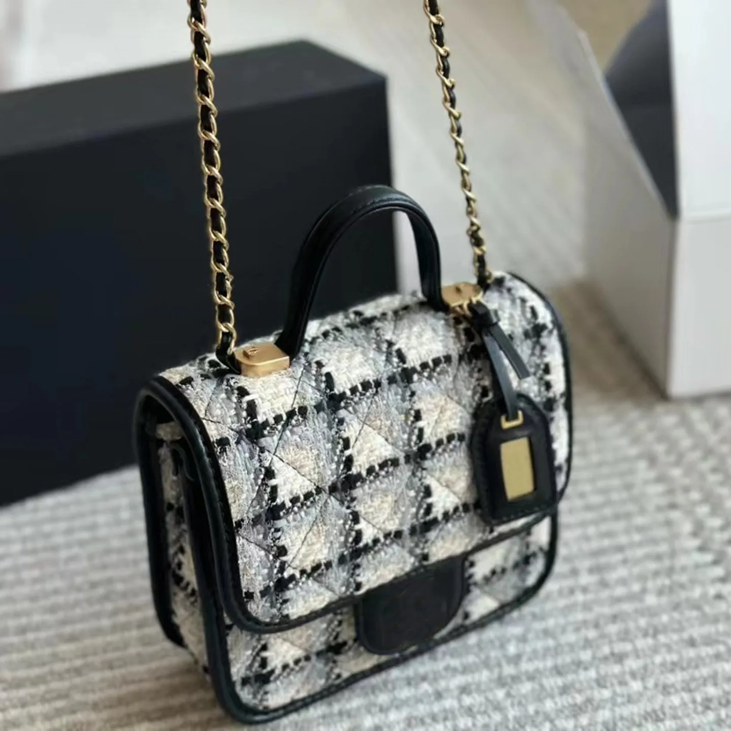 Top Famous Brand Bags100 Fashion Bas Bas Handbag Plaid Purse Purse Double Letter Solid Bouteille de mouton Caviar Modèle de laine Posteur de luxe pour femmes Sacs de luxe pour femmes