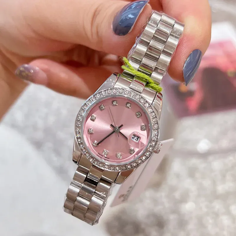 럭셔리 골드 슬리버 여성 시계 최고 브랜드 디자이너 26mm 손목 시계 다이아몬드 레이디 시계 모든 여성 생일 크리스마스 어머니의 날 선물을위한 모든 스테인레스 스틸 밴드