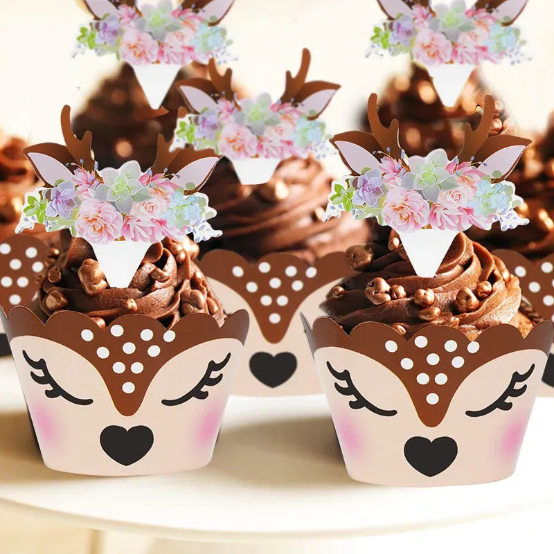 24 / 48pcs Christmas Cupcake Wrappers Cake Topper Christmas Elk Sika Deer Cupcake Cup pour Noël pour les enfants de fête pour enfants décor