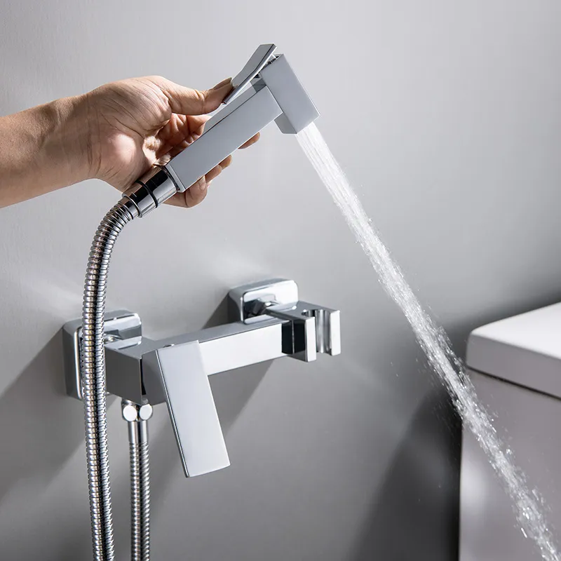 Handhållen toalettbidsprut väggmonterad badrumssprutning Set mässingsbidet sprayer kit med varmt och kallt vatten