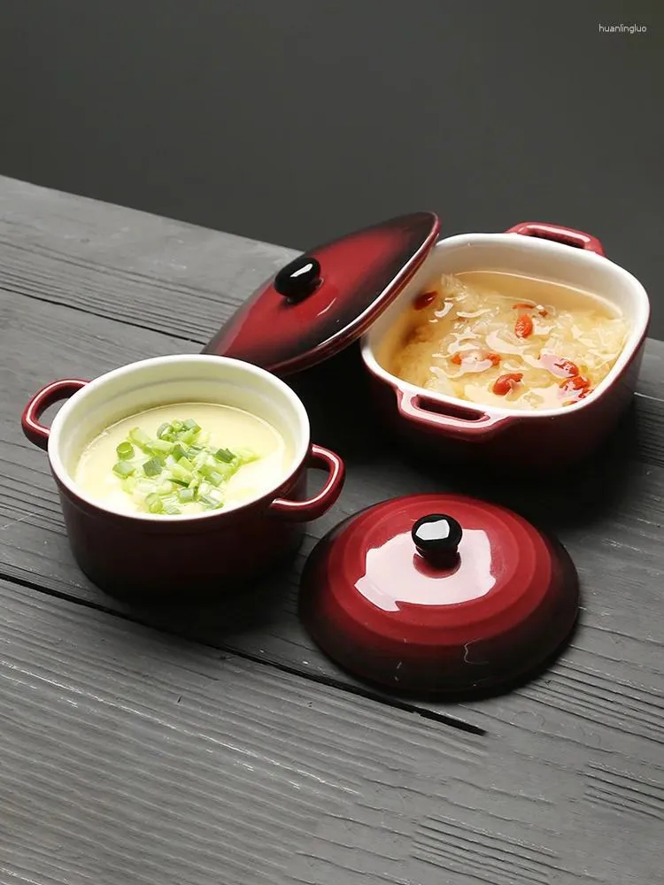 Bols un bol à soupe en céramique de style japonais carré et rond avec des ustensiles de cuisson à four à four à manche à poignée